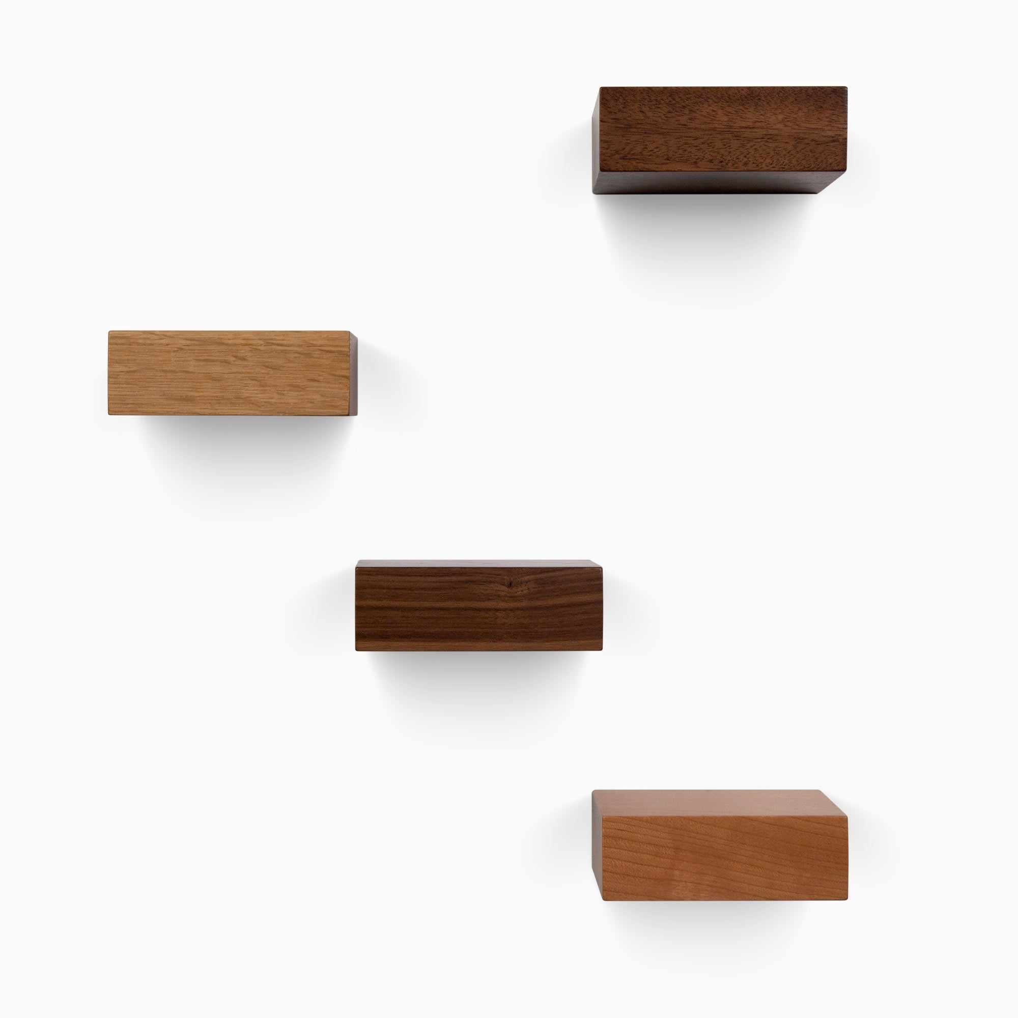 Mini display shelf with invisible bracket